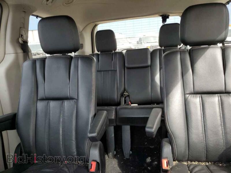 2011 Chrysler MINIVAN (VIN 2A4RR8DG2BR758945) — photo 10 of 13