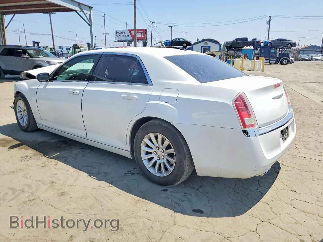 2013 CHRYSLER 300 - VIN: 2C3CCAAG9DH627226 - Фото 2