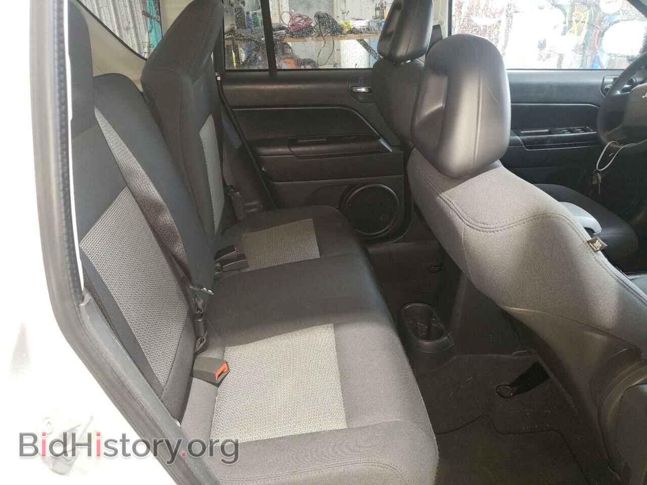 2009 JEEP COMPASS - VIN: 1J4FF47B29D210459 - Photo 6