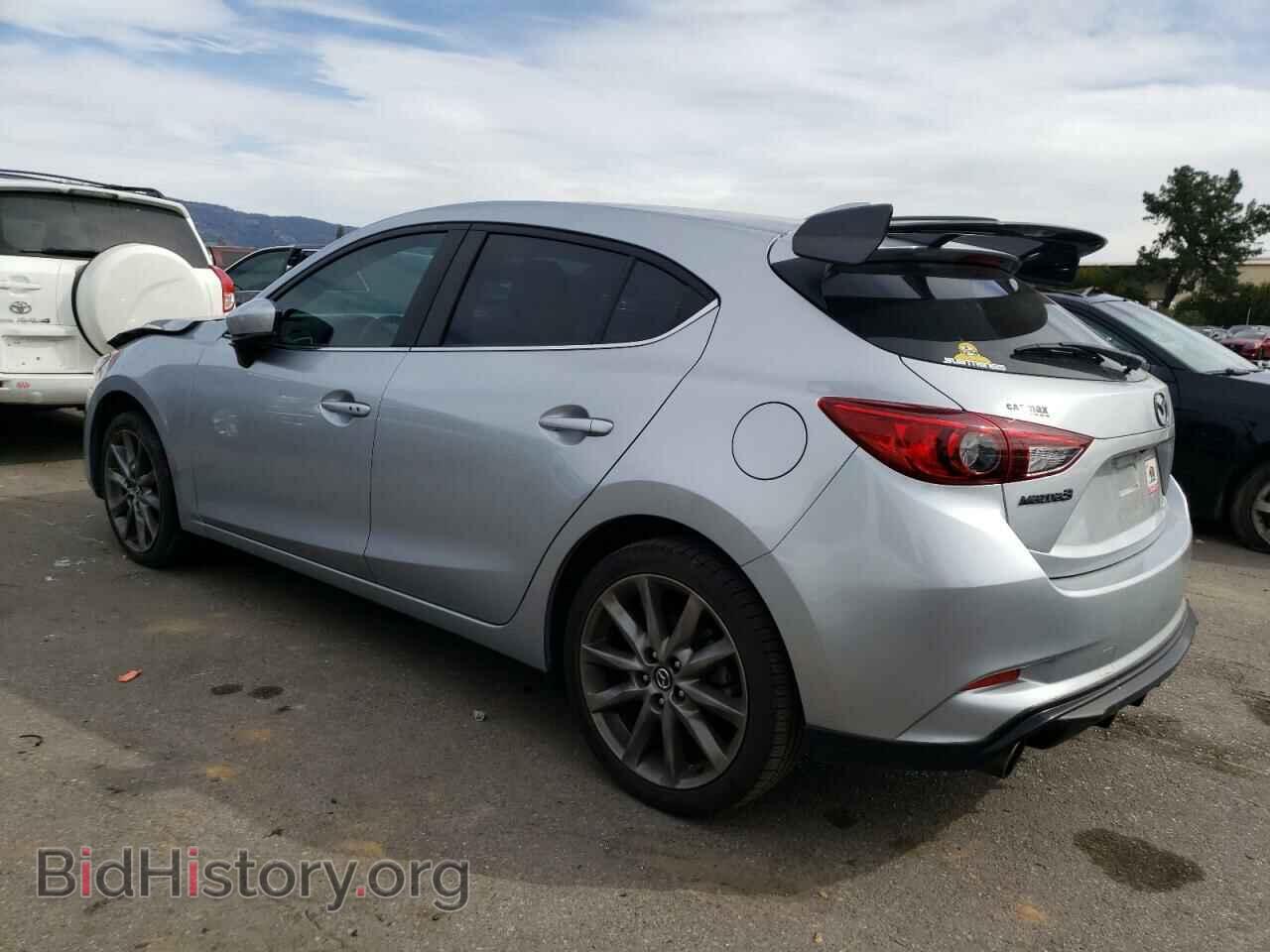 2018 MAZDA 3 - VIN: 3MZBN1L31JM186858 - Фото 2