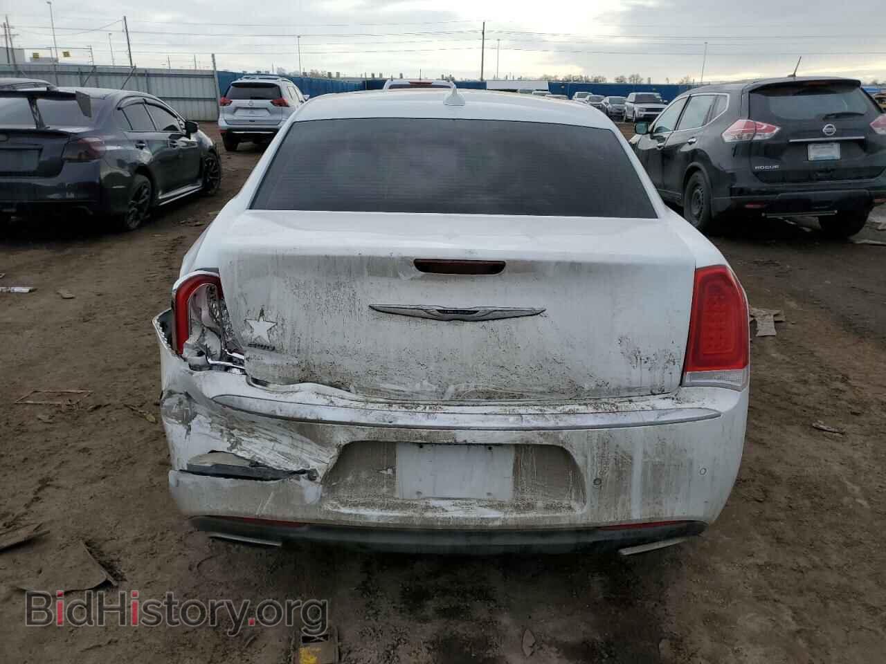 2016 CHRYSLER 300 - VIN: 2C3CCASG0GH199856 - Фото 6
