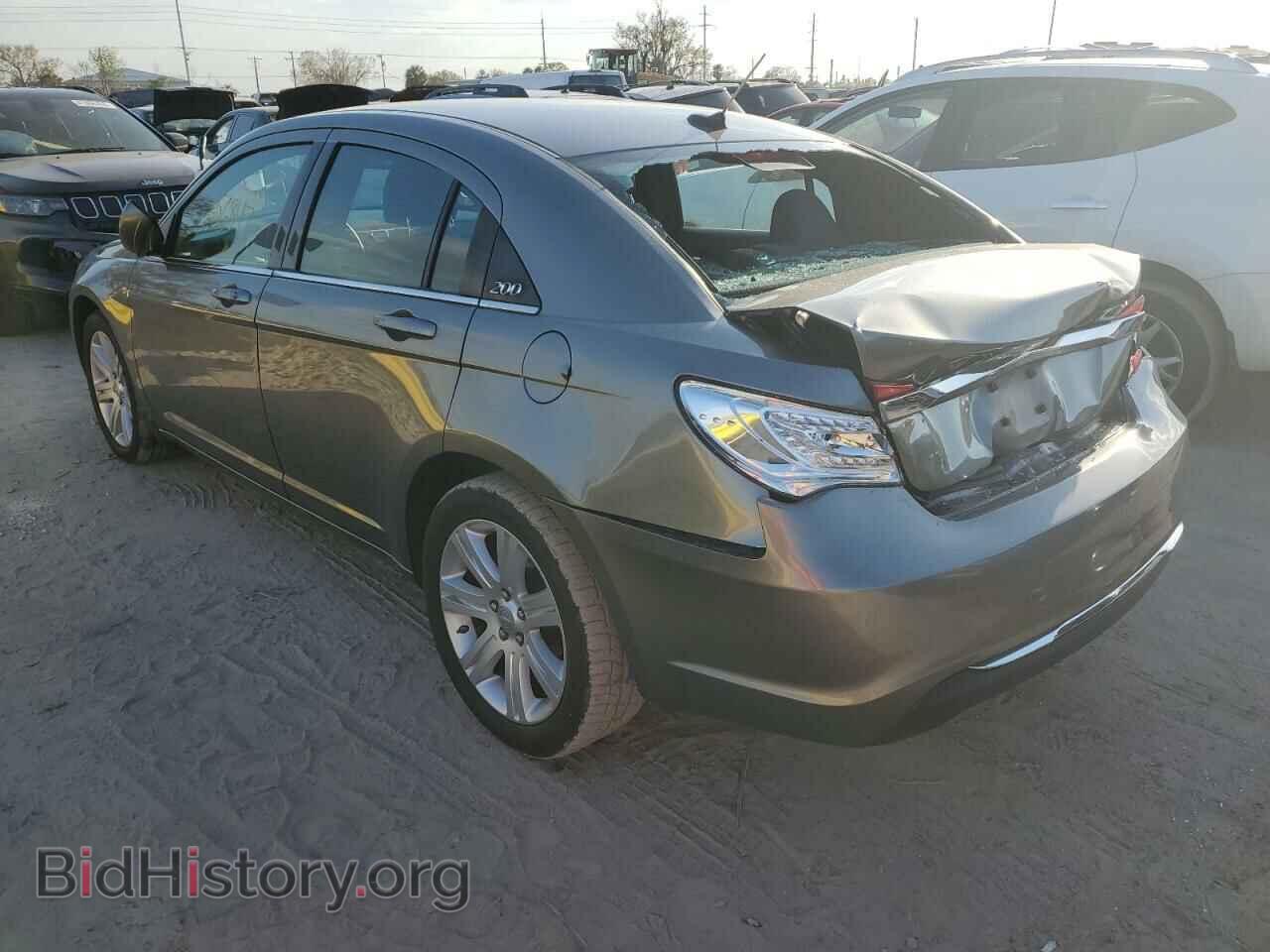 2013 CHRYSLER 200 - VIN: 1C3CCBAB8DN671364 - Фото 2