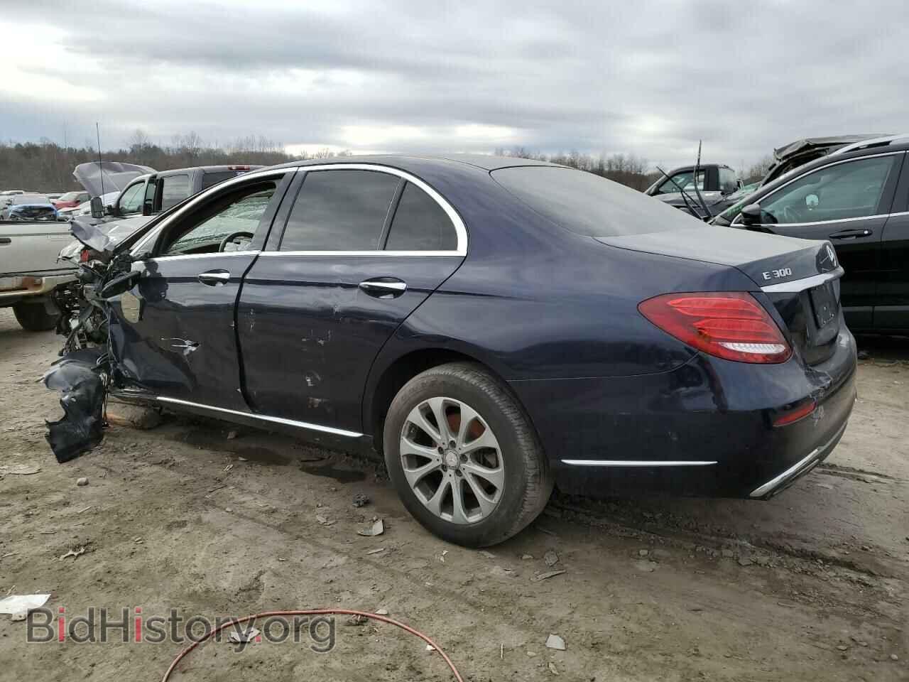 2017 MERCEDES-BENZ E-CLASS - VIN: WDDZF4KB1HA202062 - Фото 2