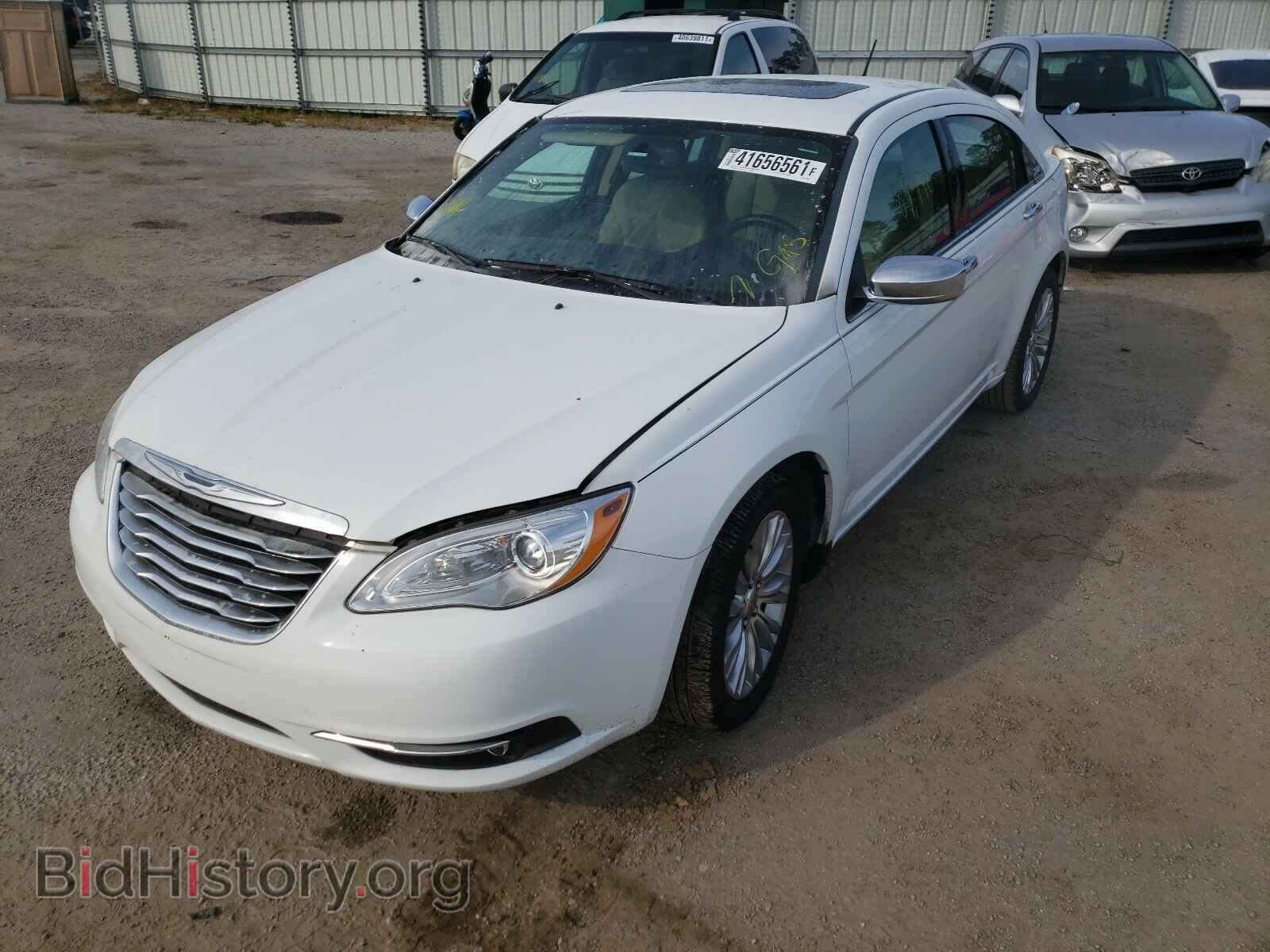 2012 CHRYSLER 200 - VIN: 1C3CCBCBXCN263427 - Фото 2