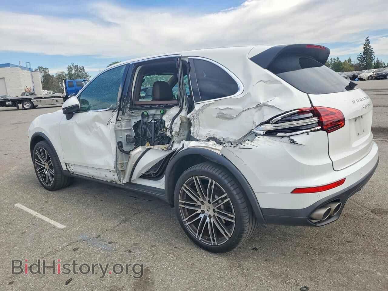 2015 PORSCHE CAYENNE - VIN: WP1AB2A29FLA59791 - Photo 2