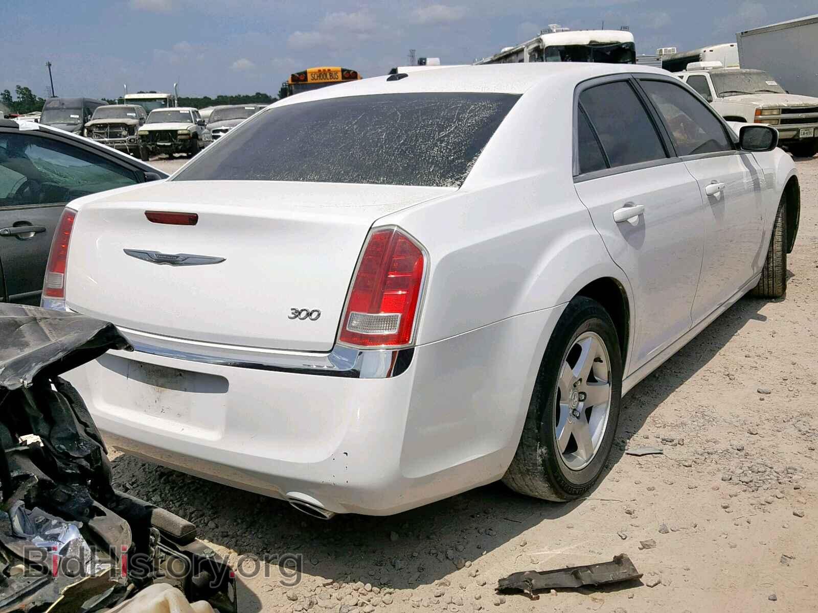 2014 CHRYSLER 300 - VIN: 2C3CCAAG6EH206937 - Фото 4