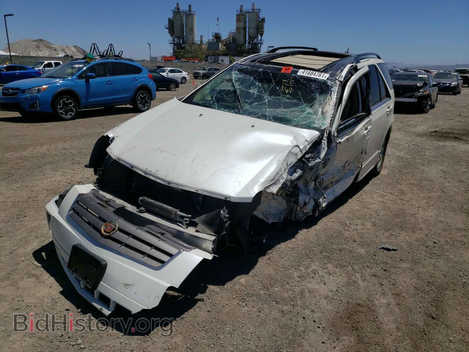 2006 CADILLAC SRX - VIN: 1GYEE637660141502 - Фото 2