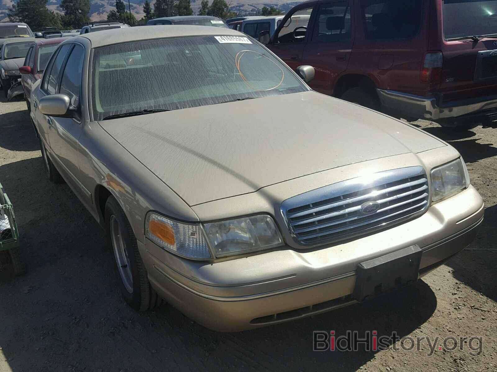 Photo 2FAFP74WXYX130593 - FORD CROWN VIC 2000