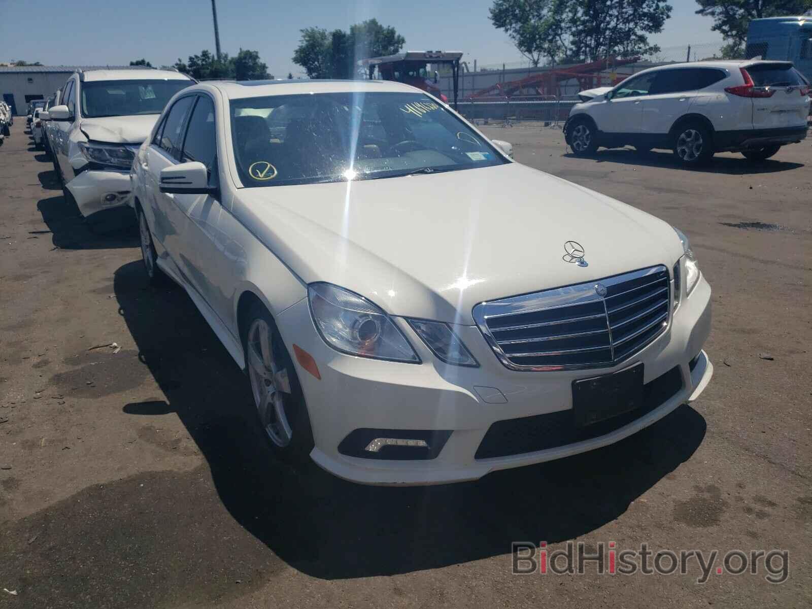 Photo WDDHF8HB2BA363649 - MERCEDES-BENZ E CLASS 2011