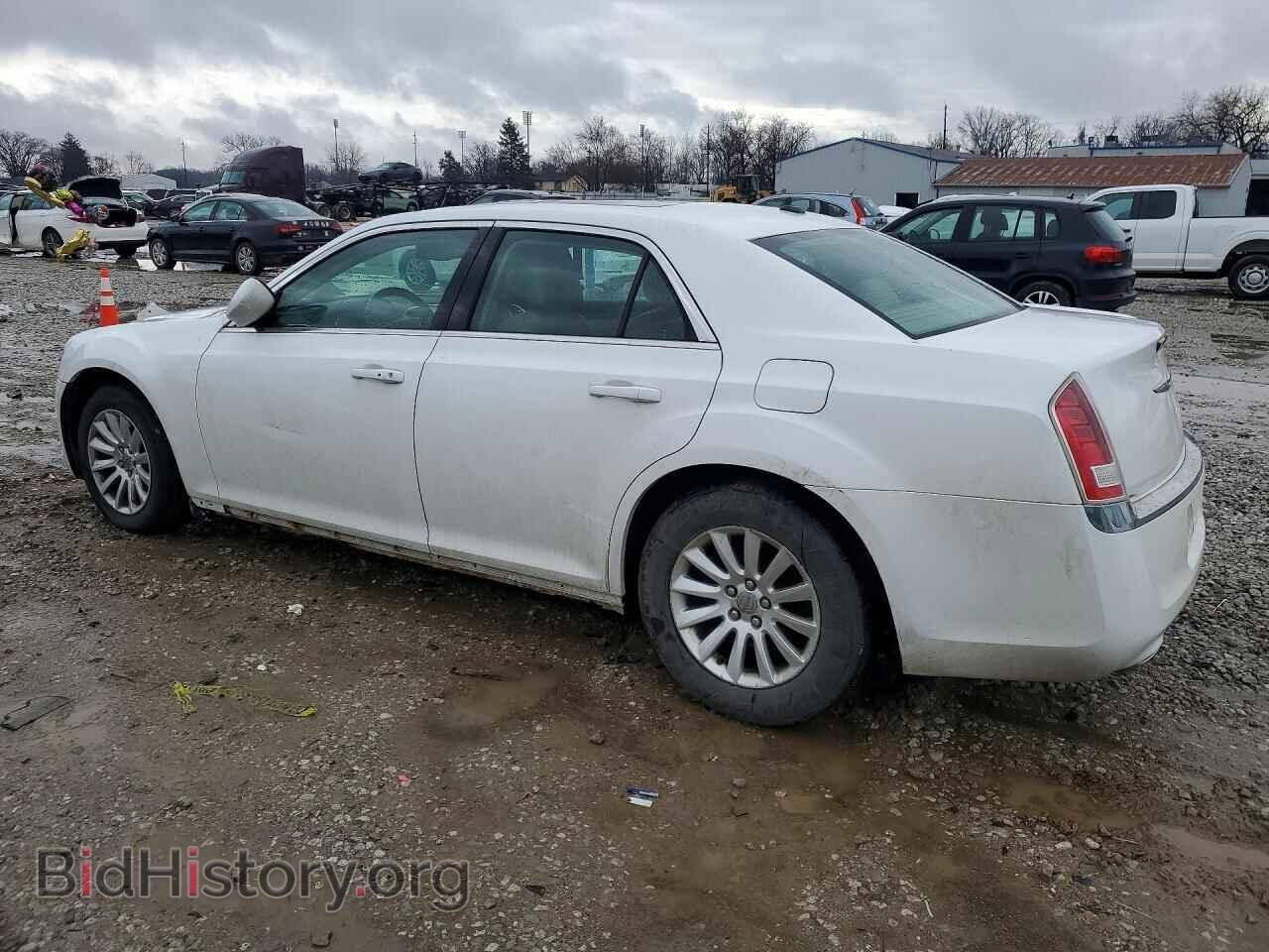 2014 CHRYSLER 300 - VIN: 2C3CCAAG9EH175960 - Фото 2