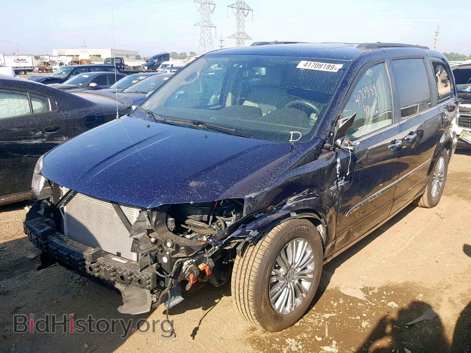 2016 CHRYSLER TOWN & COU - VIN: 2C4RC1CG1GR166301 - Photo 2