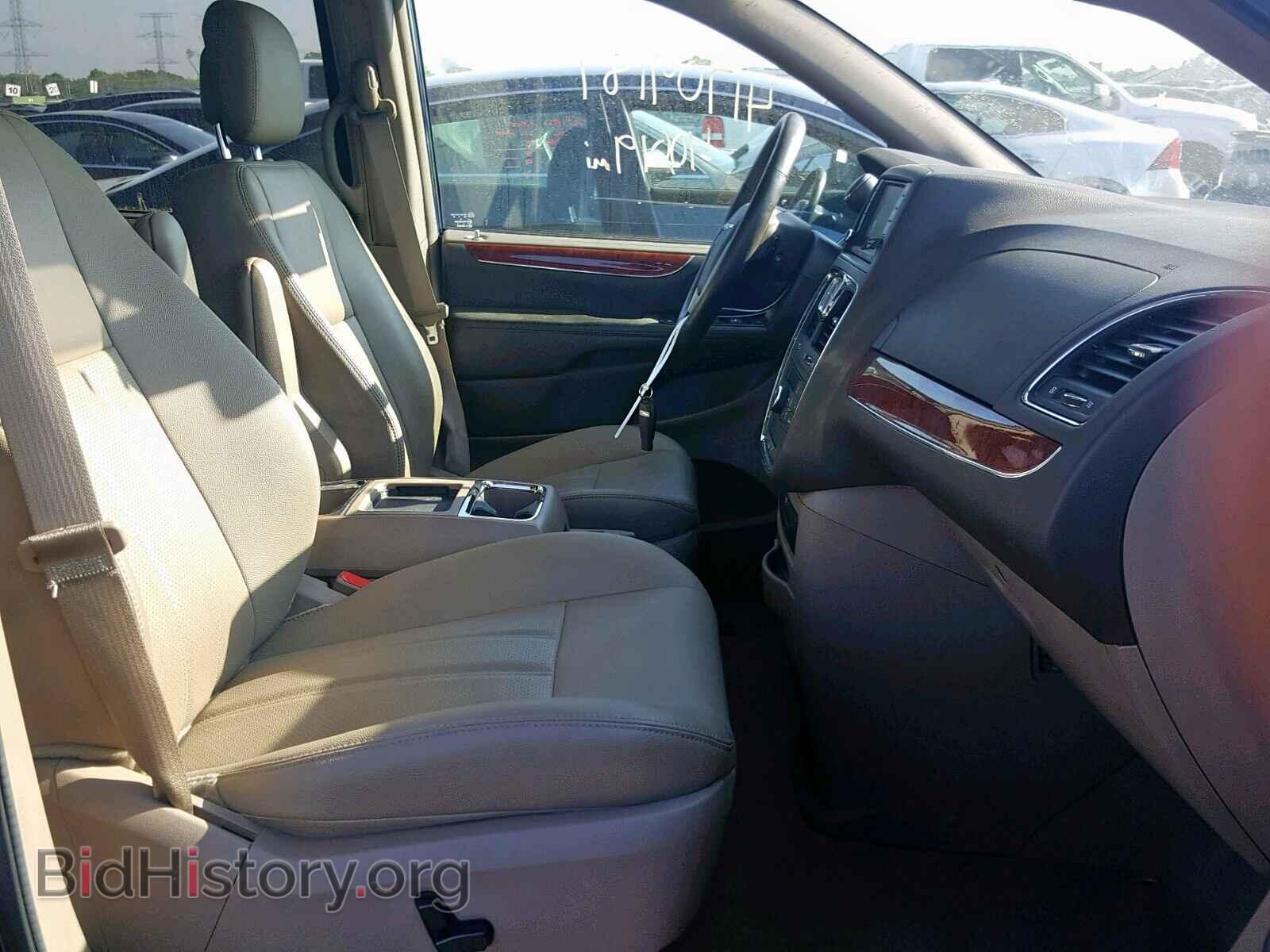 2016 CHRYSLER TOWN & COU - VIN: 2C4RC1CG1GR166301 - Photo 5