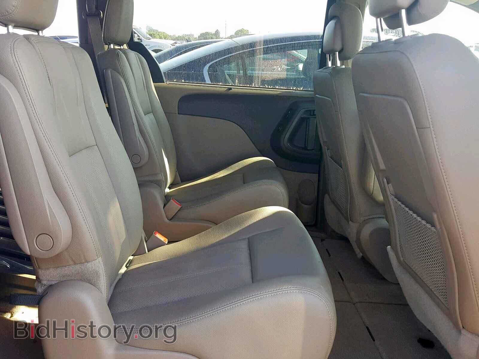 2016 CHRYSLER TOWN & COU - VIN: 2C4RC1CG1GR166301 - Photo 6
