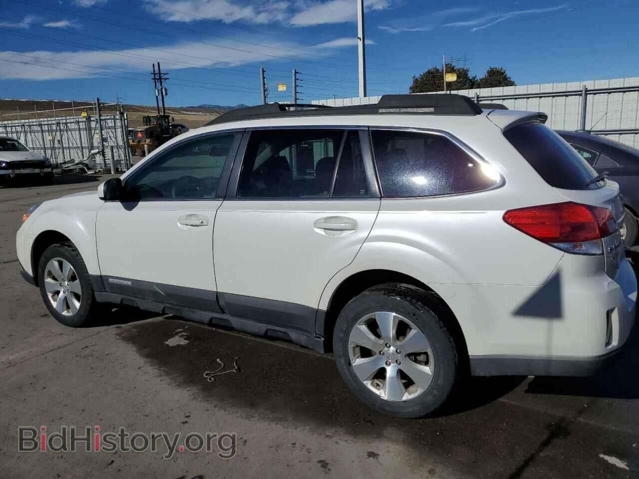 2011 SUBARU OUTBACK - VIN: 4S4BRDAC7B2366474 - Фото 2