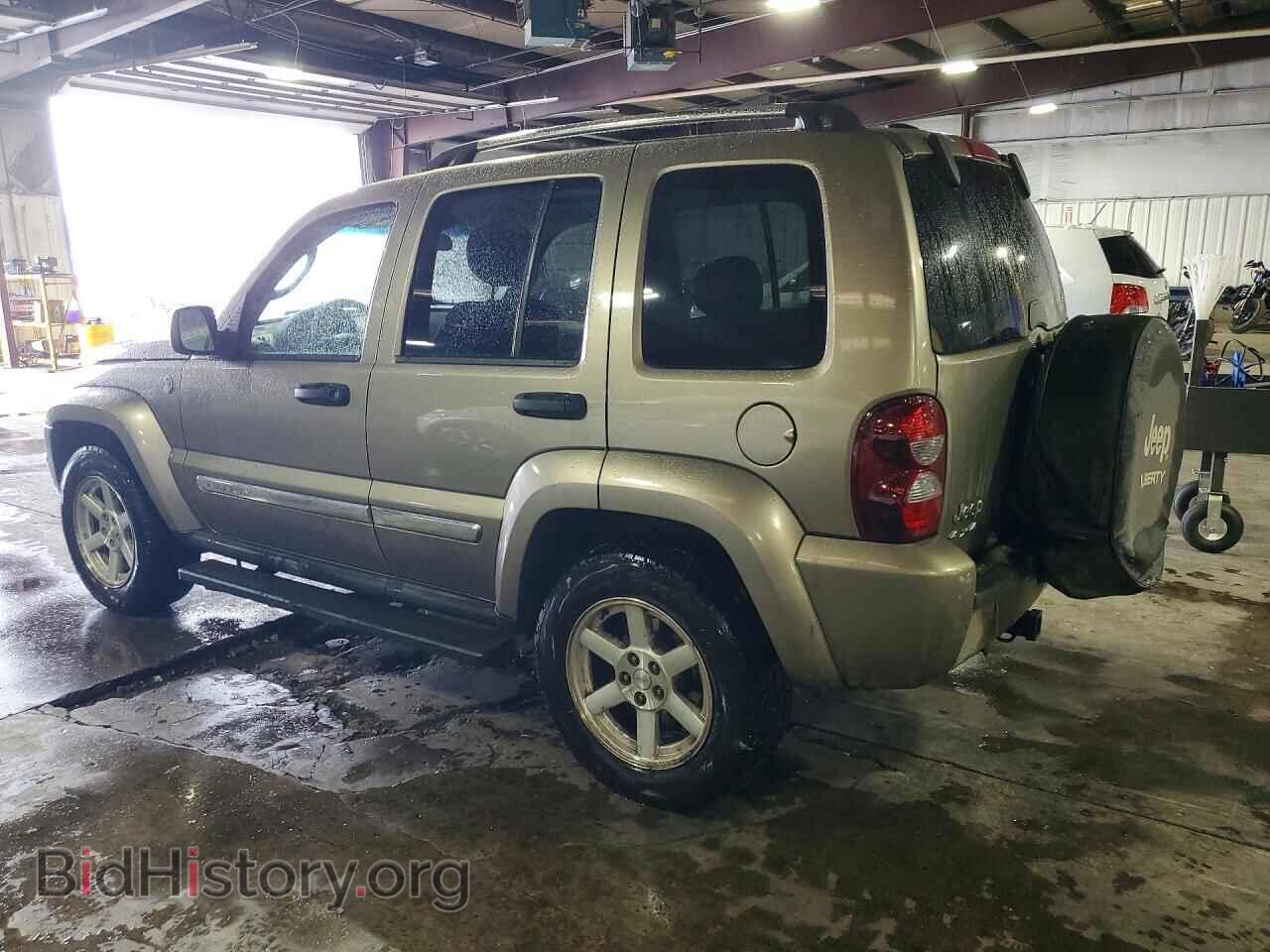 2005 JEEP LIBERTY - VIN: 1J8GL58K75W606529 - Фото 2