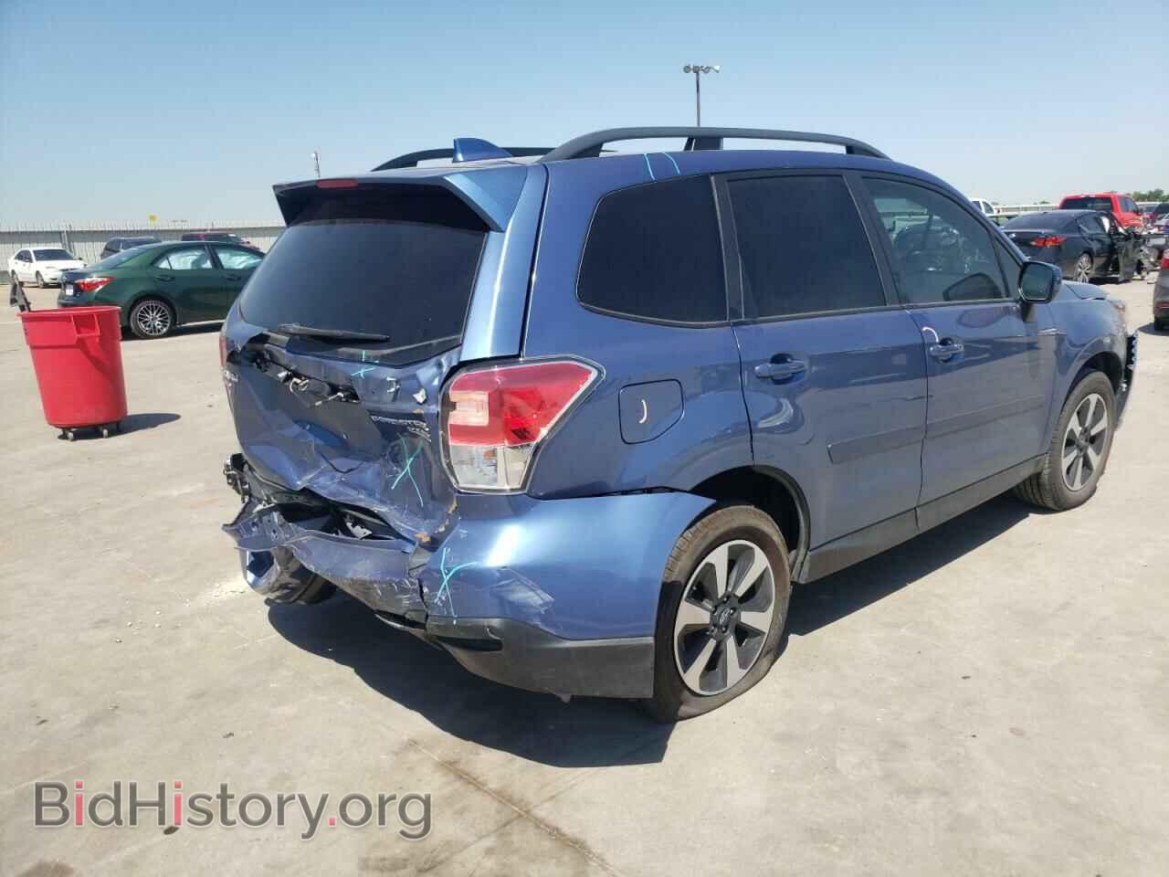 2017 SUBARU FORESTER - VIN: JF2SJAGC1HH561981 - Фото 4