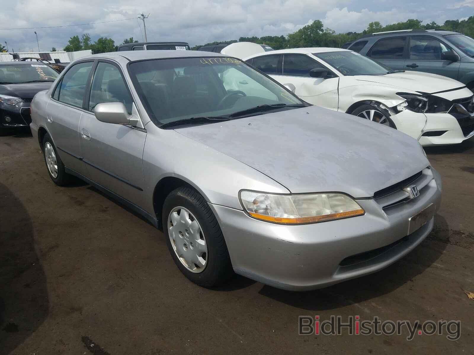 Photo 1HGCG5545XA076031 - HONDA ACCORD 1999