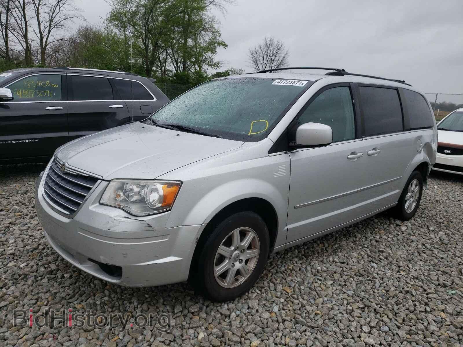 2010 CHRYSLER MINIVAN - VIN: 2A4RR8DX2AR334289 - Photo 2