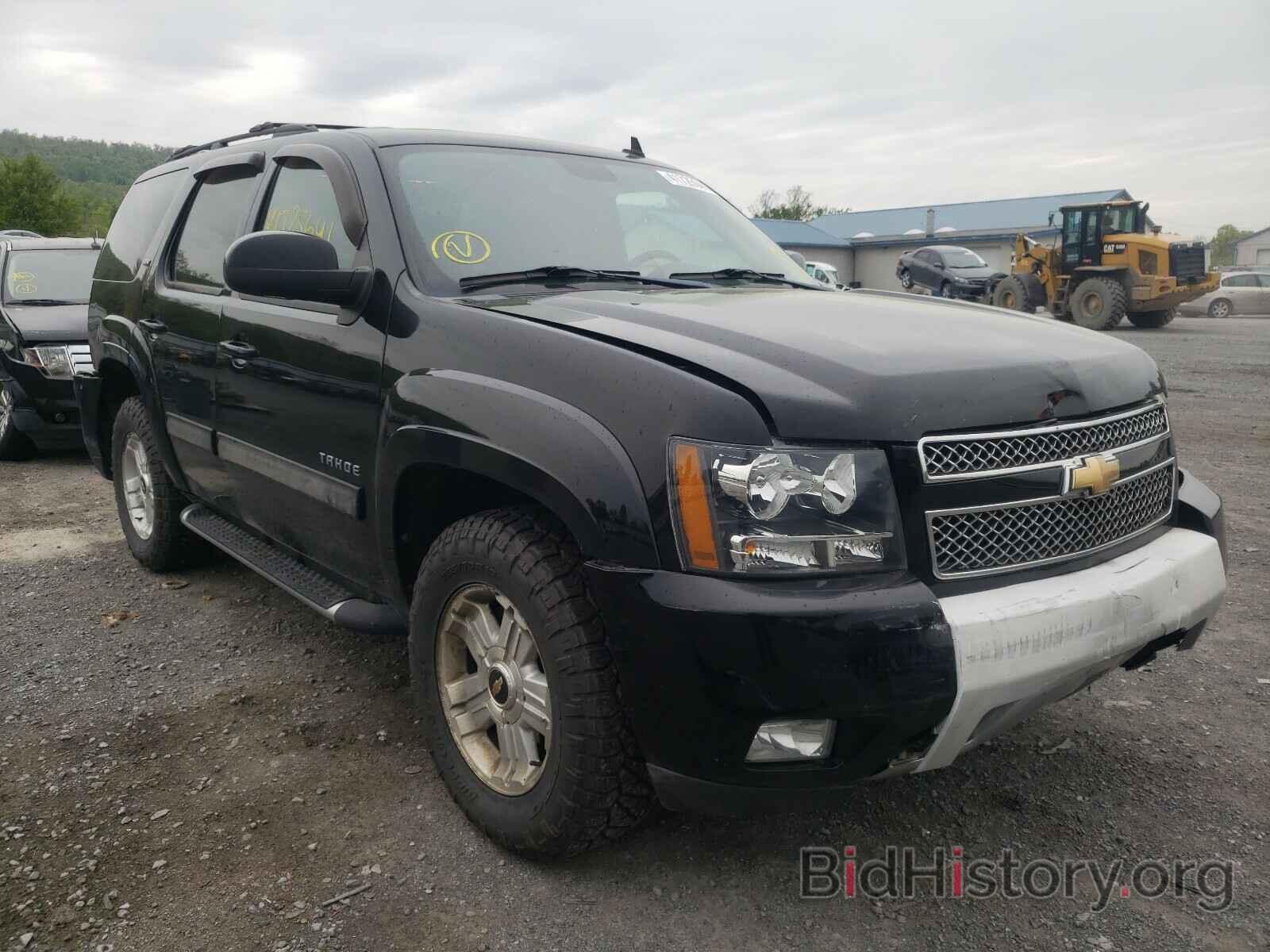 Photo 1GNSKBE08BR275614 - CHEVROLET TAHOE 2011