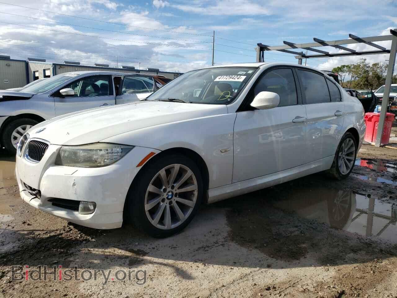 Photo WBAPH7C57BE462095 - BMW 3 SERIES 2011