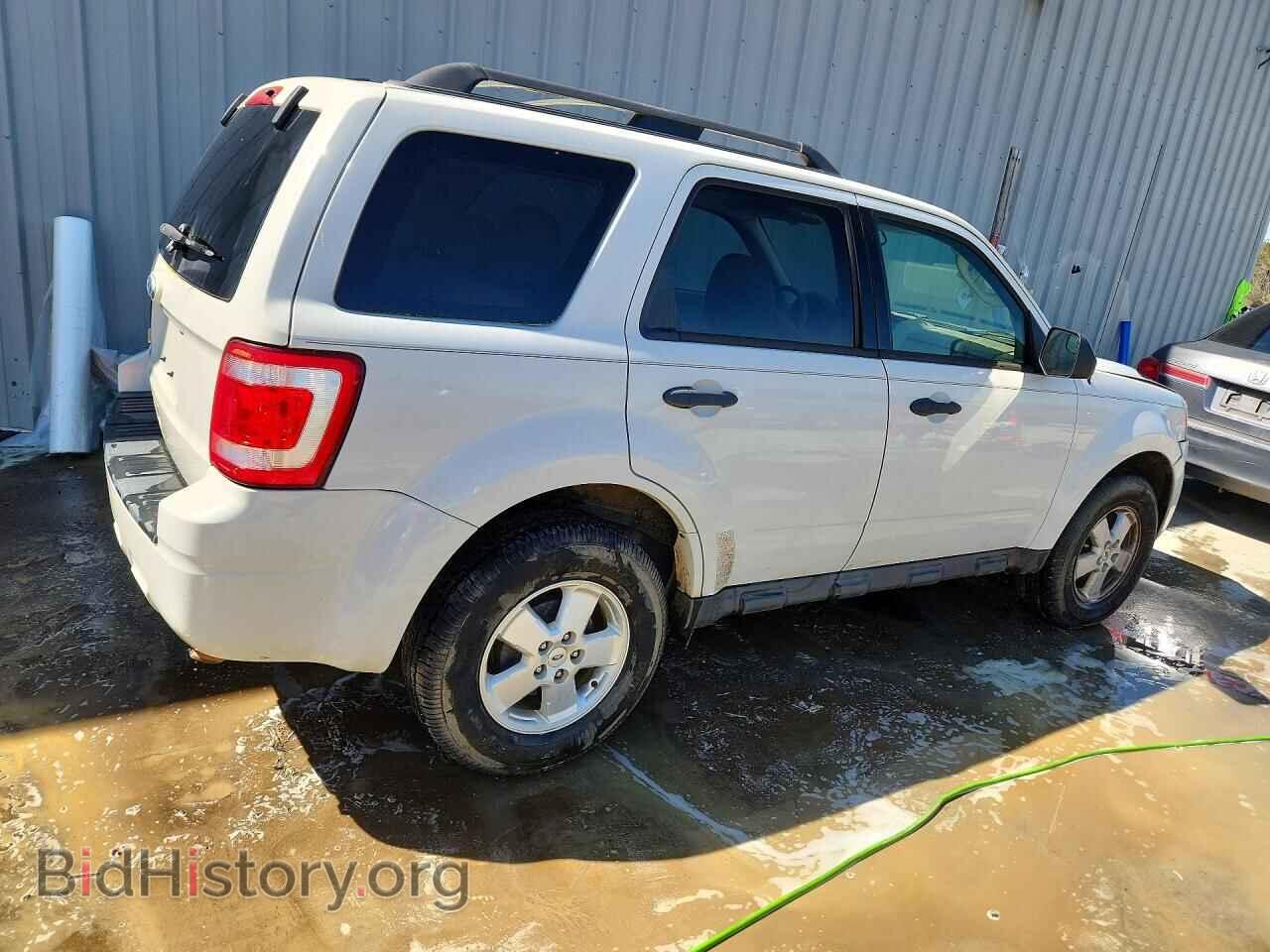 2011 FORD ESCAPE - VIN: 1FMCU0D71BKA60493 - Фото 3