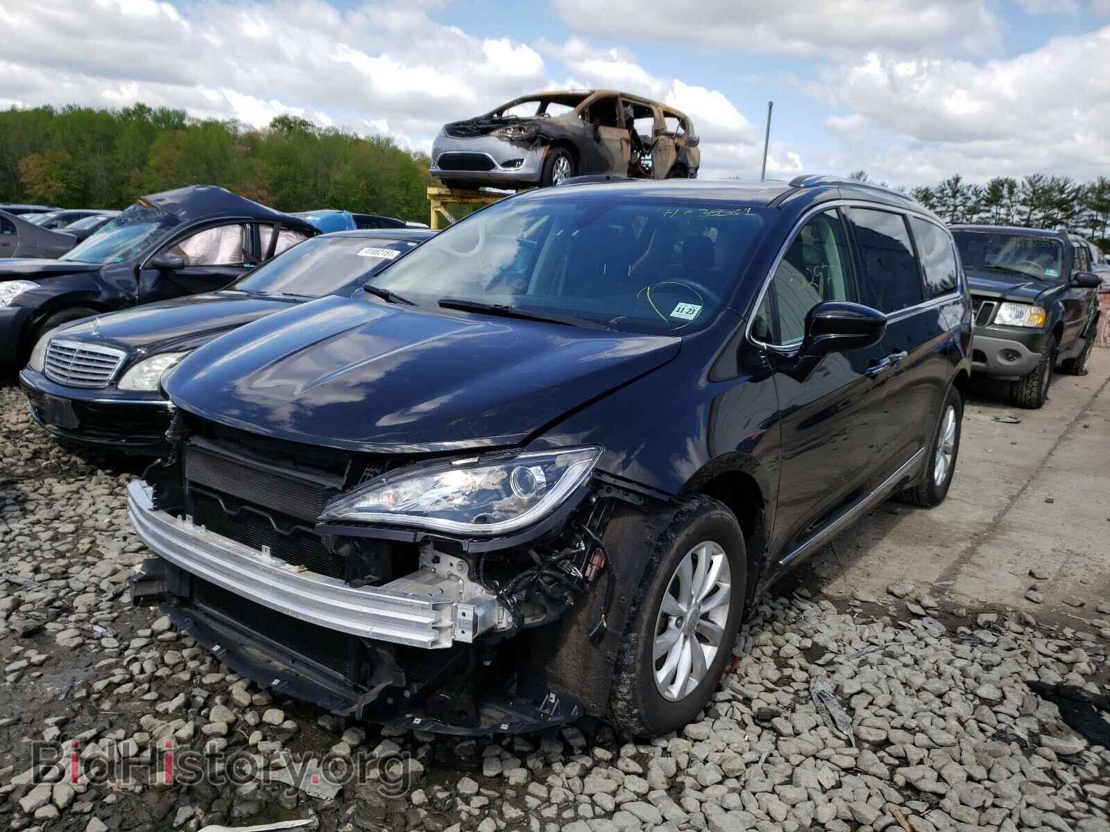 2018 CHRYSLER PACIFICA - VIN: 2C4RC1BG2JR236512 - Photo 2