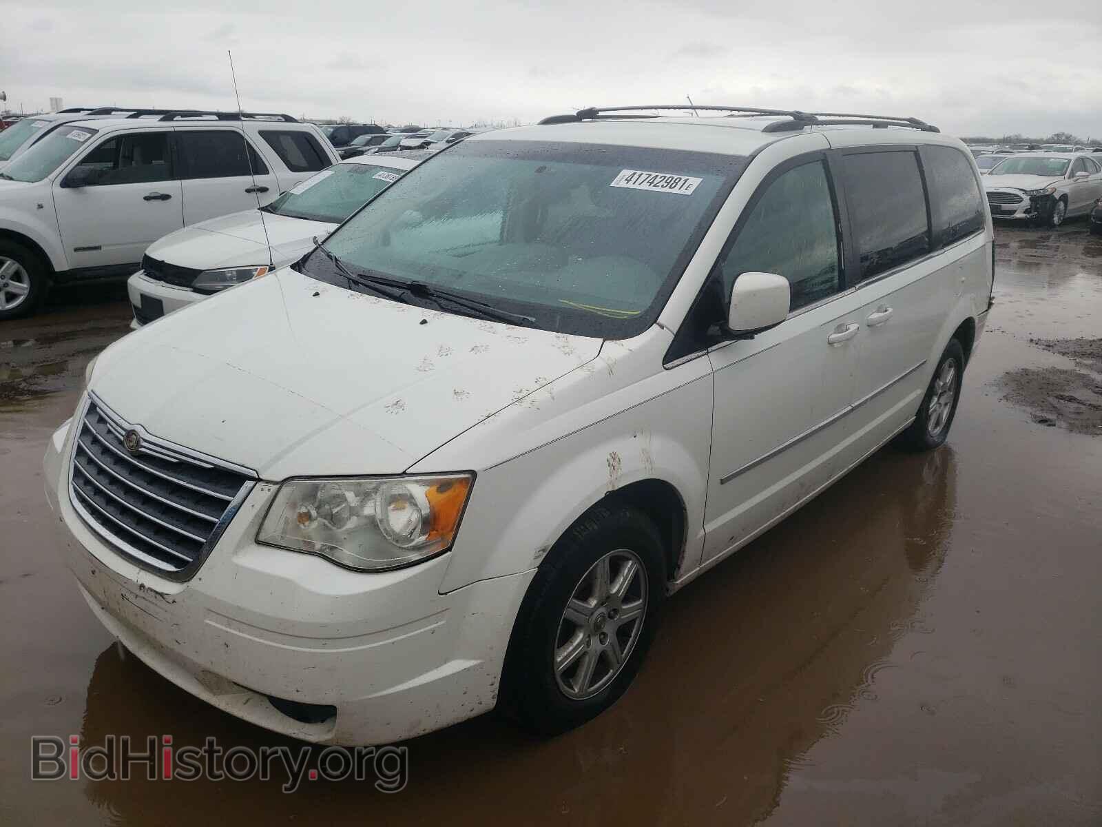 2010 CHRYSLER MINIVAN - VIN: 2A4RR5D19AR249055 - Фото 2
