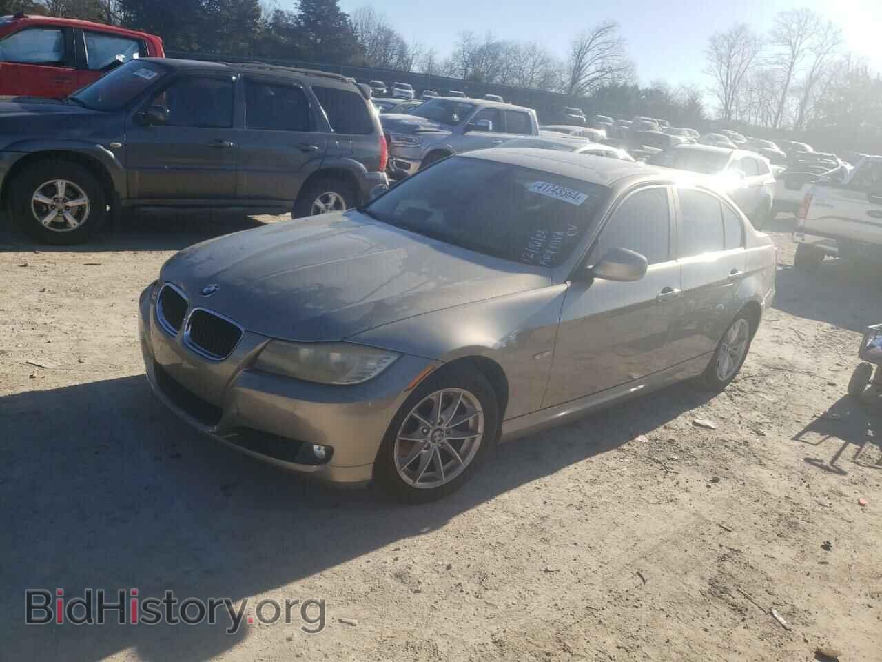 Фотография WBAPH7G52ANM52356 - BMW 3 SERIES 2010