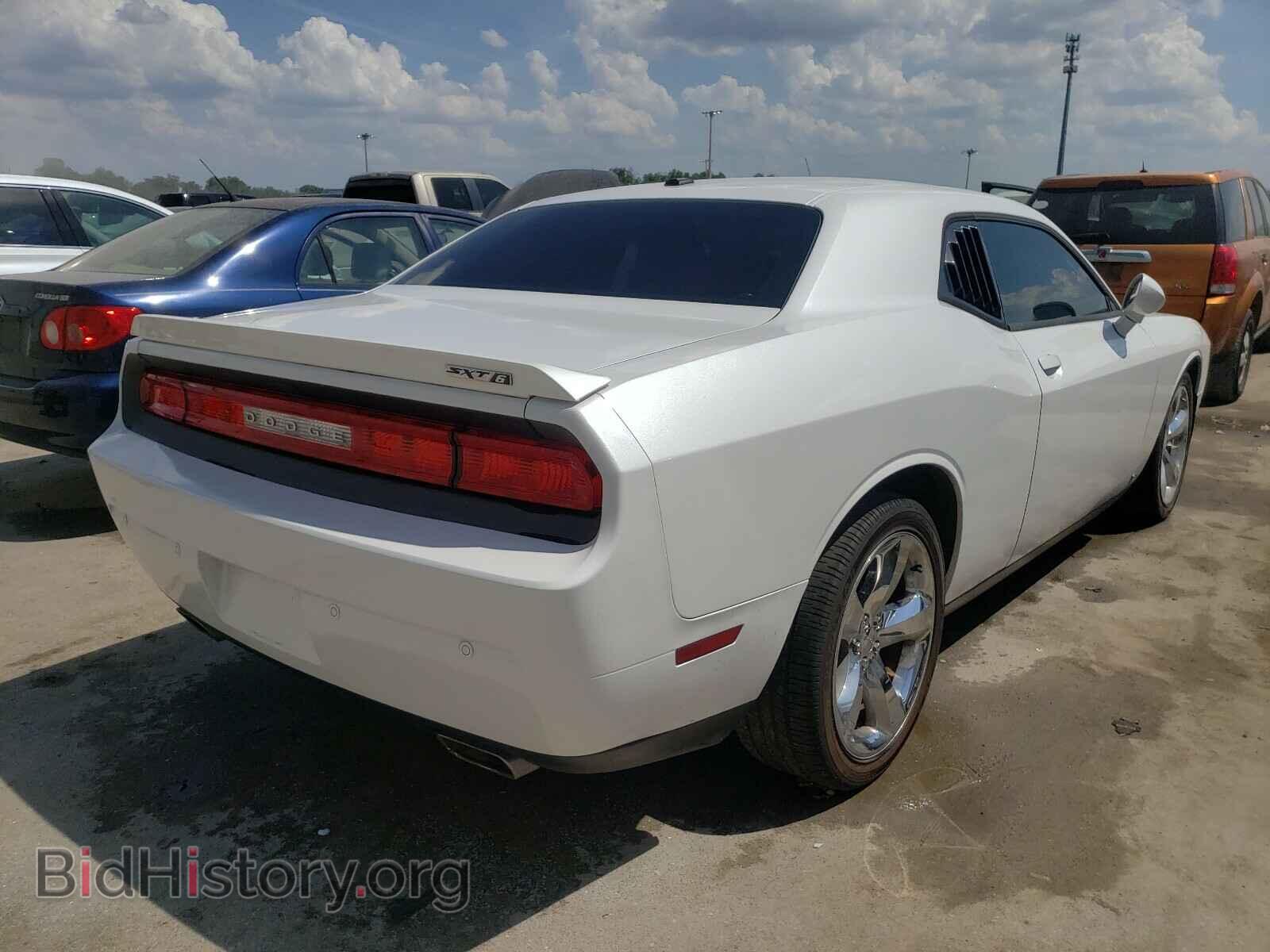 2014 DODGE CHALLENGER - VIN: 2C3CDYAG4EH181977 - Фото 4
