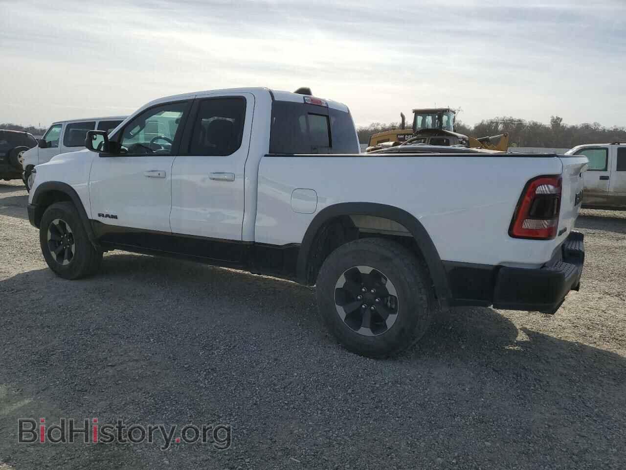 2020 RAM 1500 - VIN: 1C6SRFET7LN258096 - Фото 2