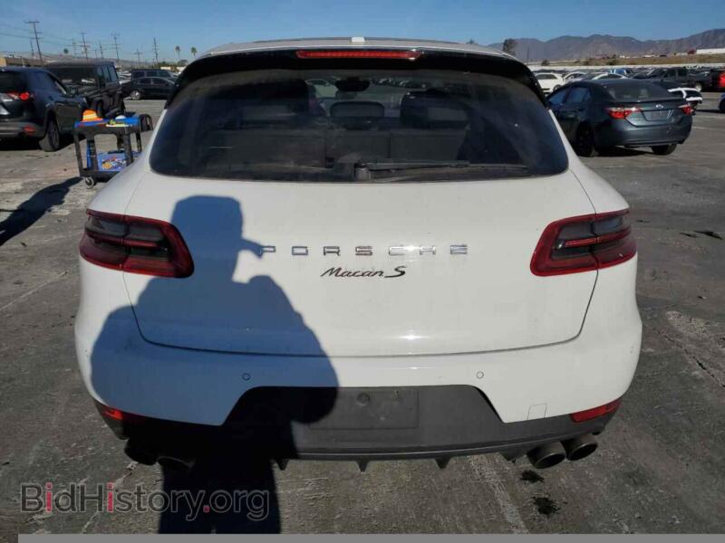 2016 Porsche MACAN (VIN WP1AB2A55GLB54151) — photo 6 of 16
