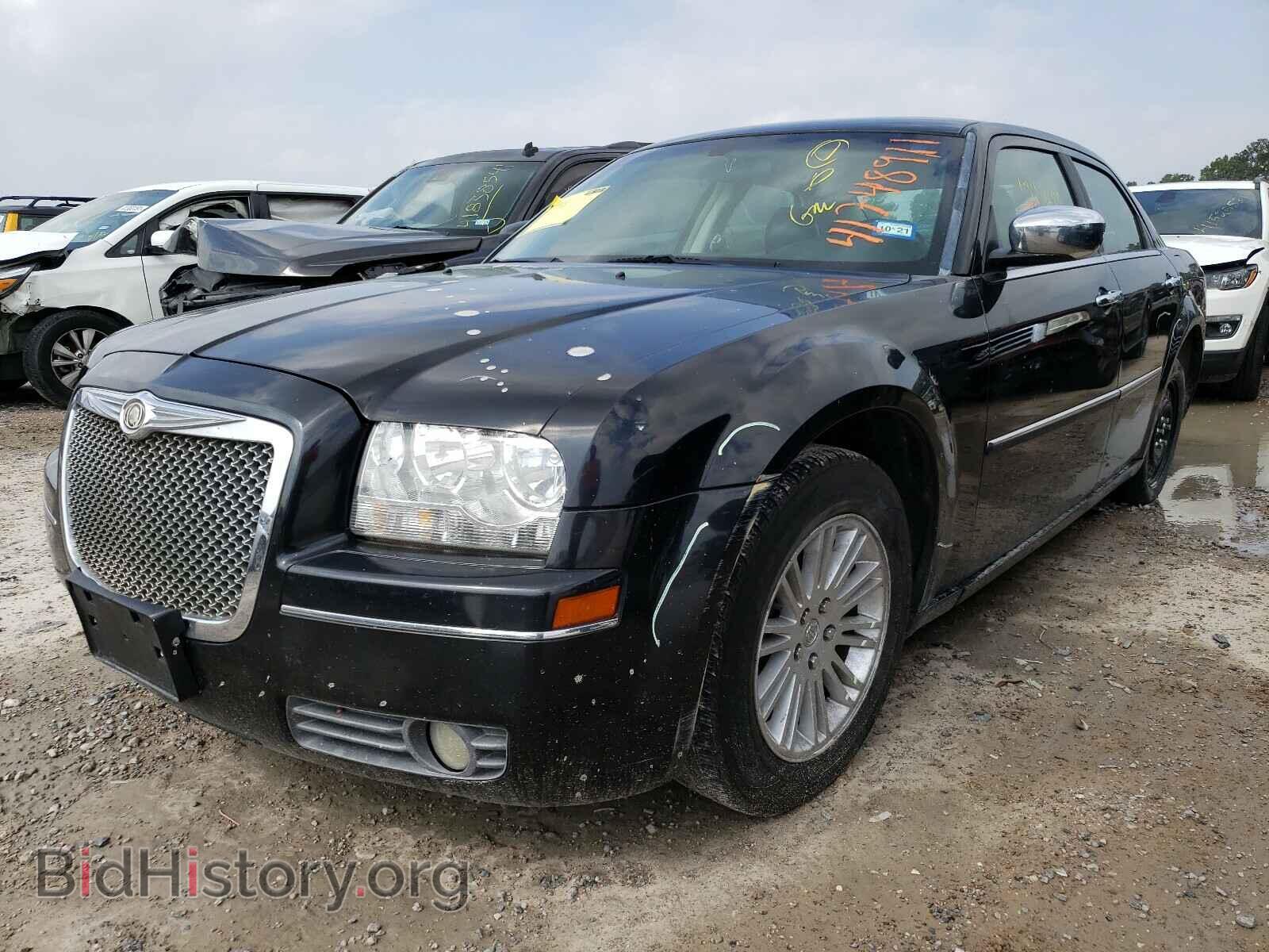 2010 CHRYSLER 300 - VIN: 2C3CA5CV4AH265956 - Фото 2