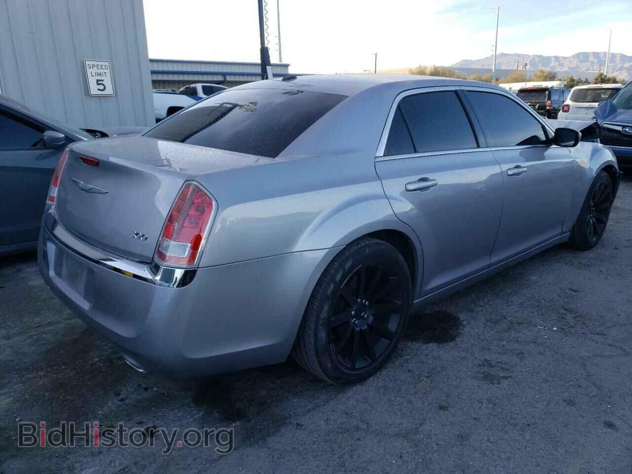 2013 CHRYSLER 300 - VIN: 2C3CCAAG3DH658875 - Фото 3