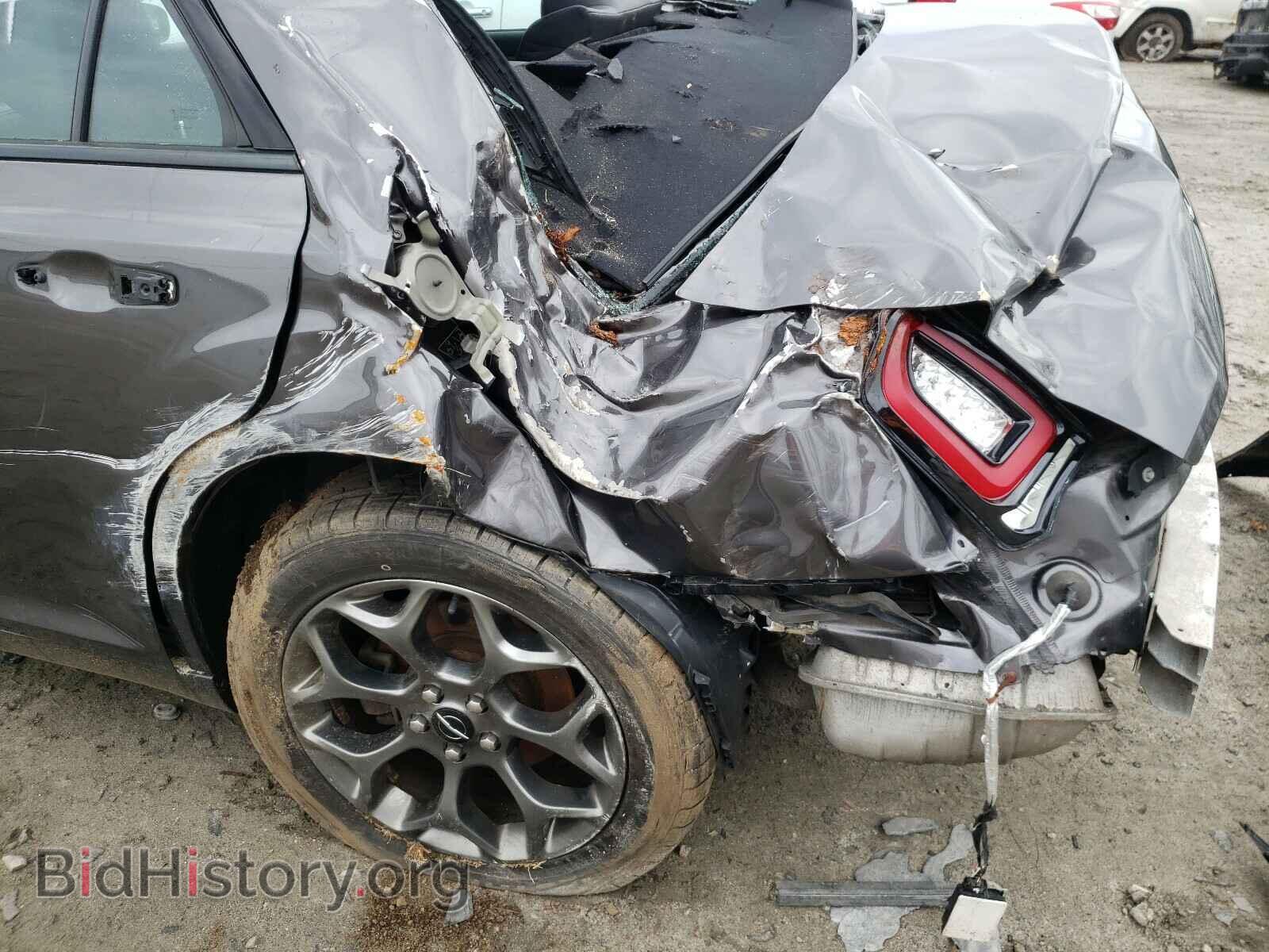 2015 CHRYSLER 300 - VIN: 2C3CCAGG5FH763749 - Фото 9