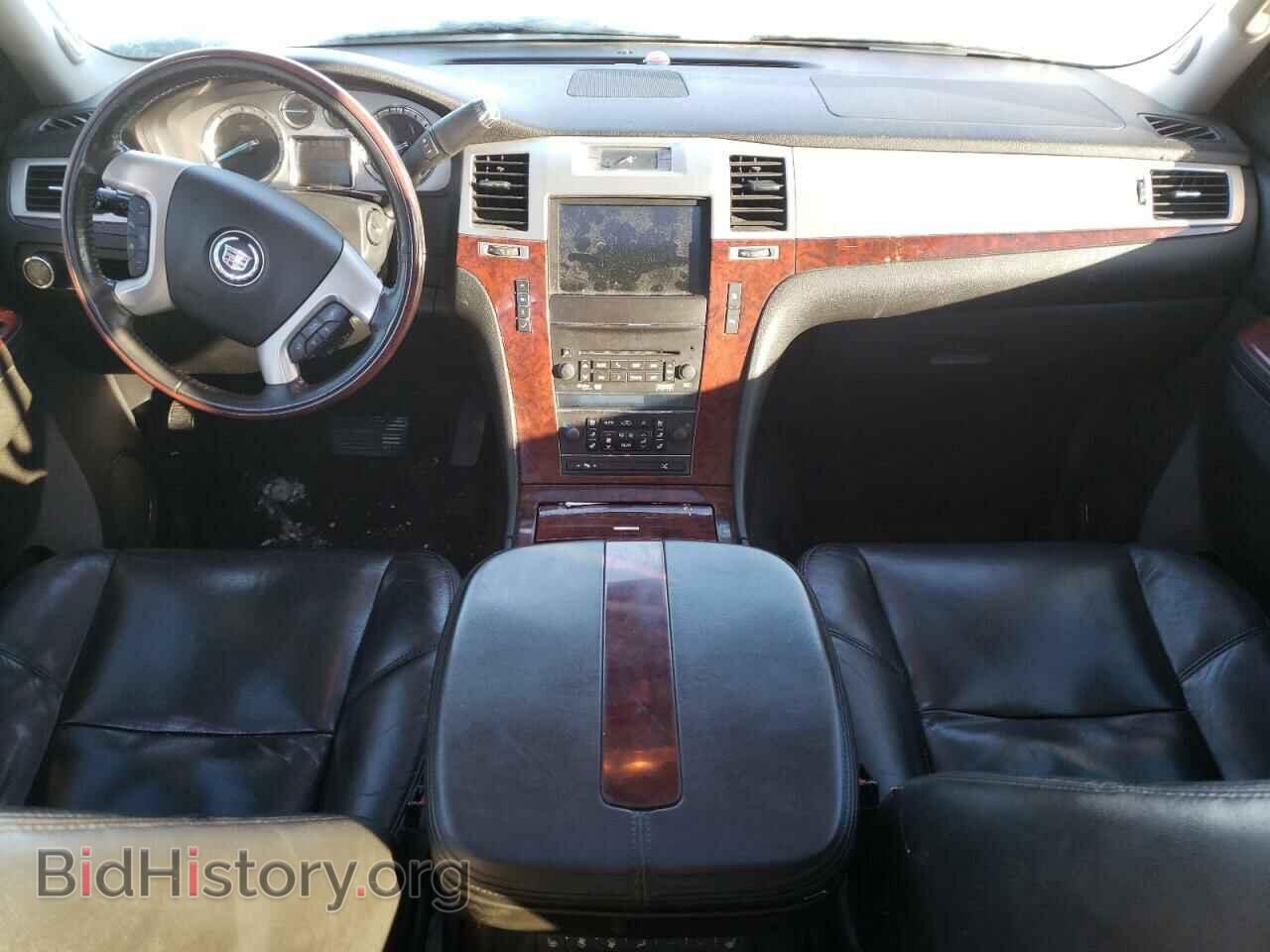 2011 CADILLAC ESCALADE - VIN: 1GYS4BEF0BR266326 - Фото 8