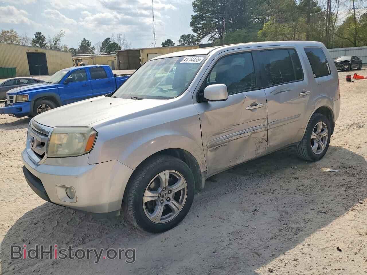 Photo 5FNYF3H7XBB028087 - HONDA PILOT 2011