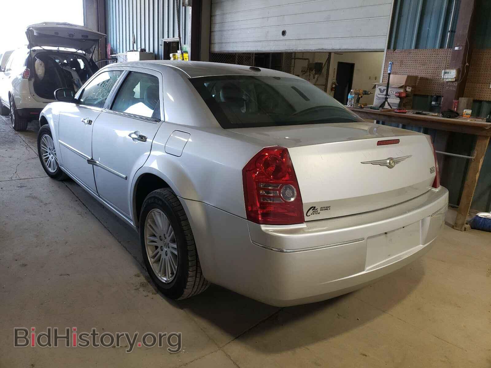2010 CHRYSLER 300 - VIN: 2C3CA5CV9AH327772 - Фото 3