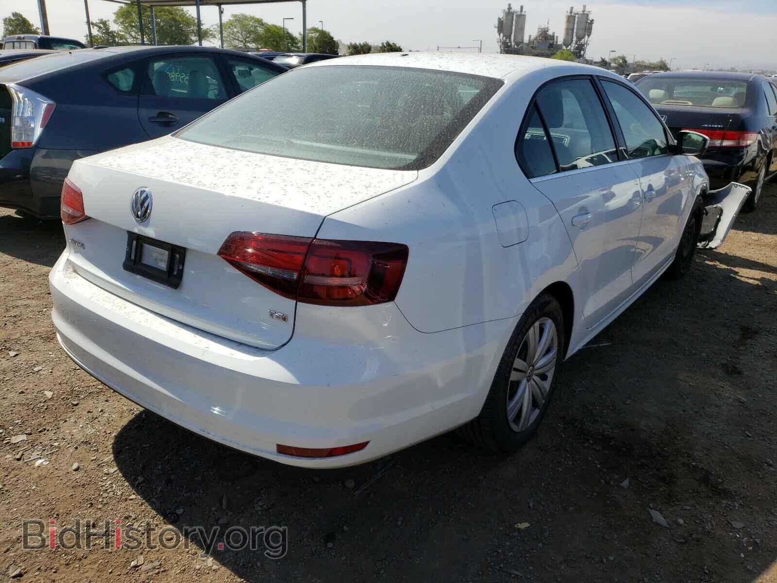 2017 VOLKSWAGEN JETTA - VIN: 3VW2B7AJ2HM399003 - Фото 4