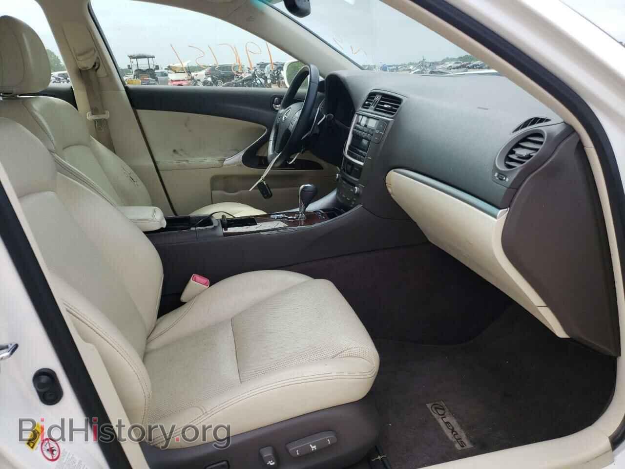2011 LEXUS IS - VIN: JTHBF5C21B5156831 - Photo 5
