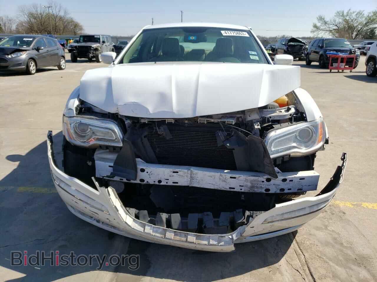 2014 CHRYSLER 300 - VIN: 2C3CCAAG8EH100814 - Фото 5