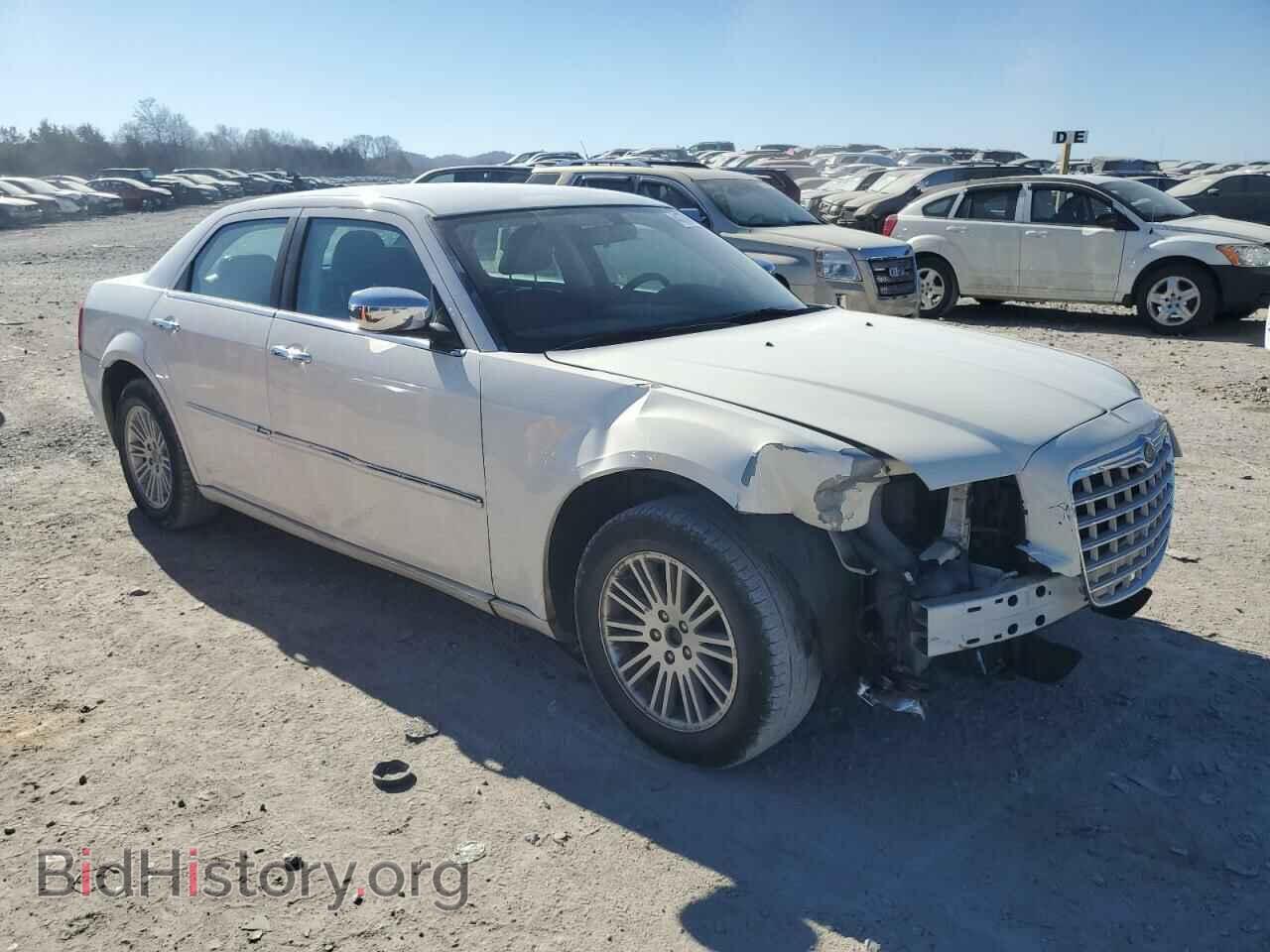 2010 CHRYSLER 300 - VIN: 2C3CA5CV0AH198112 - Фото 4
