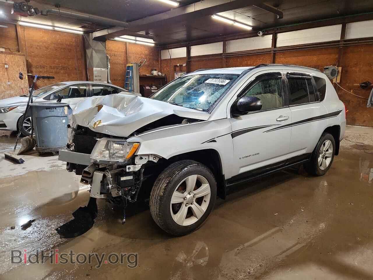Photo 1J4NF1FB5BD244736 - JEEP COMPASS 2011