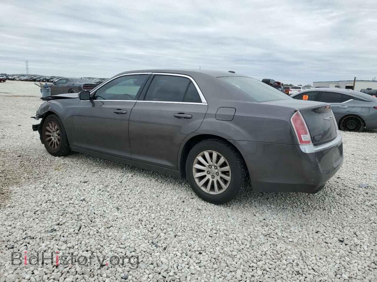2013 CHRYSLER 300 - VIN: 2C3CCAAG3DH577648 - Фото 2