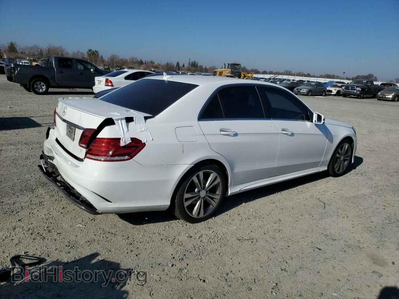 2014 MERCEDES-BENZ E-CLASS - VIN: WDDHF5KB3EB043794 - Фото 3