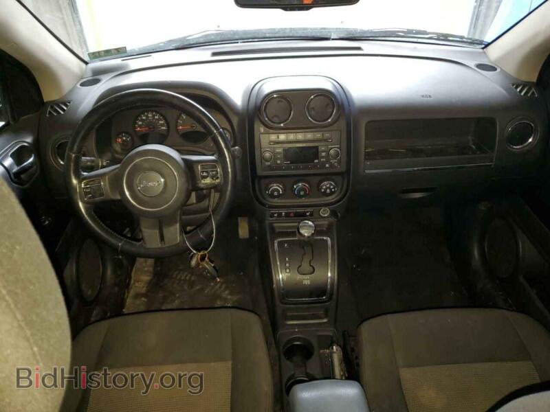 2011 Jeep COMPASS (VIN 1J4NF1FB2BD251904) — photo 8 of 13