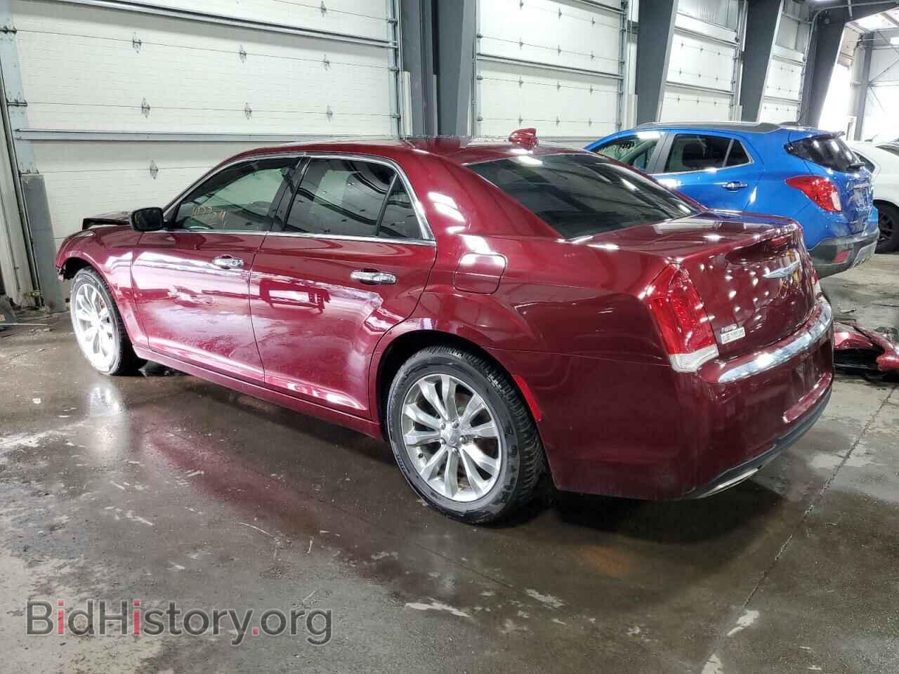 2019 CHRYSLER 300 - VIN: 2C3CCAKG4KH569926 - Фото 2