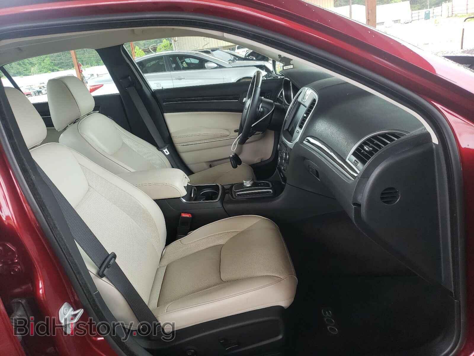 2016 CHRYSLER 300 - VIN: 2C3CCAET8GH244079 - Фото 5