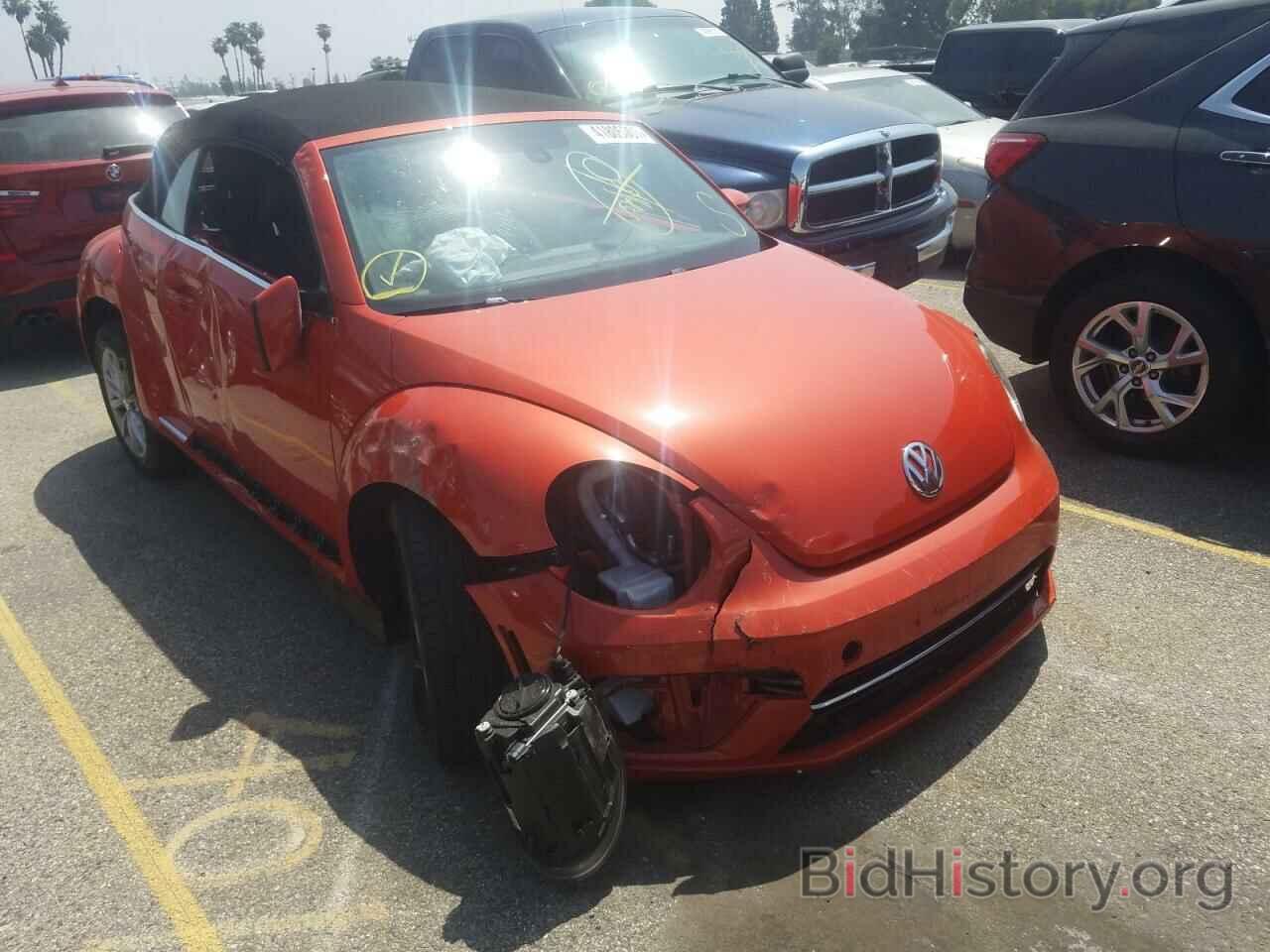 Photo 3VW5DAAT5KM511872 - VOLKSWAGEN BEETLE 2019