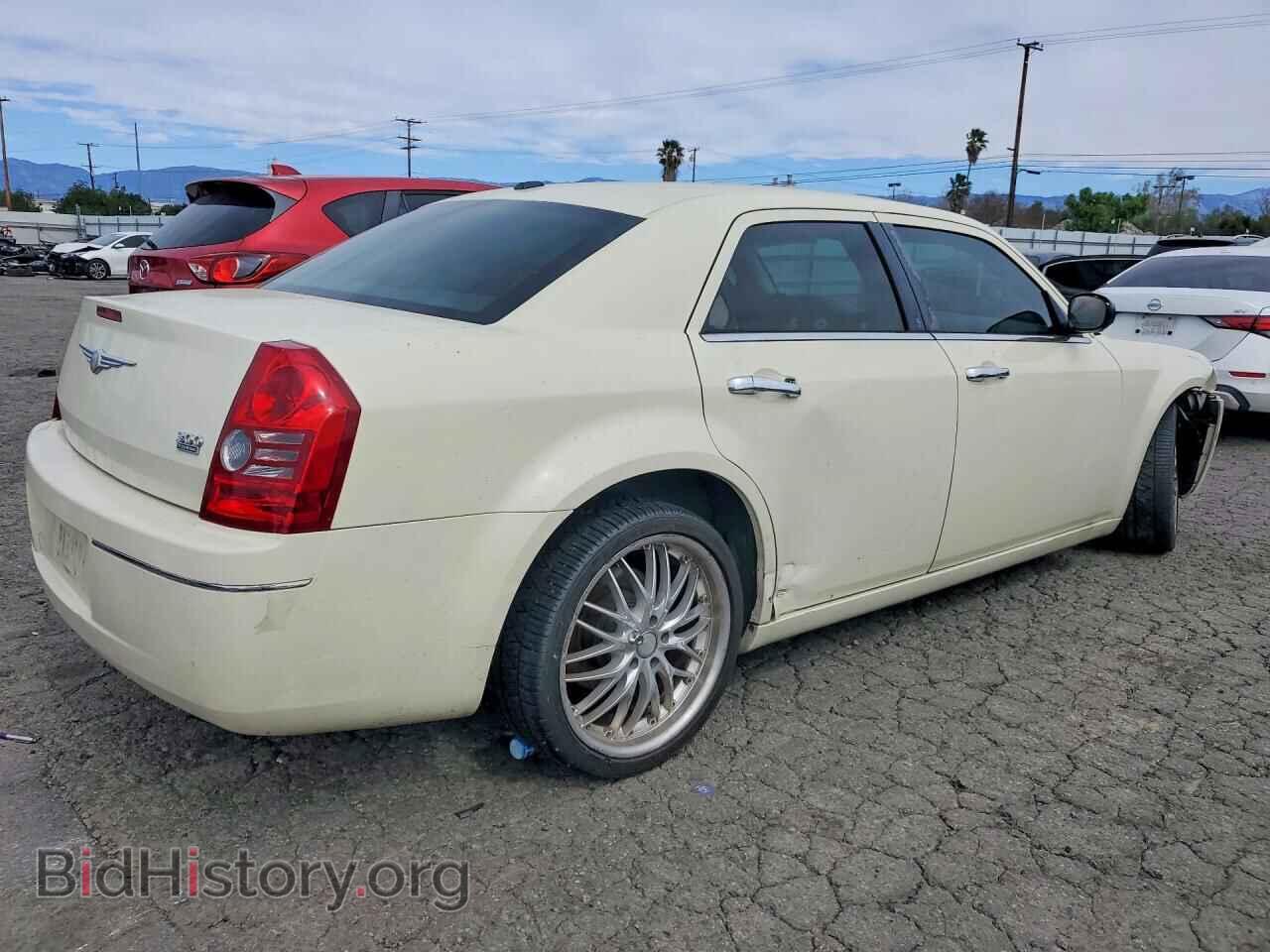 2010 CHRYSLER 300 - VIN: 2C3CA1CVXAH320452 - Фото 3