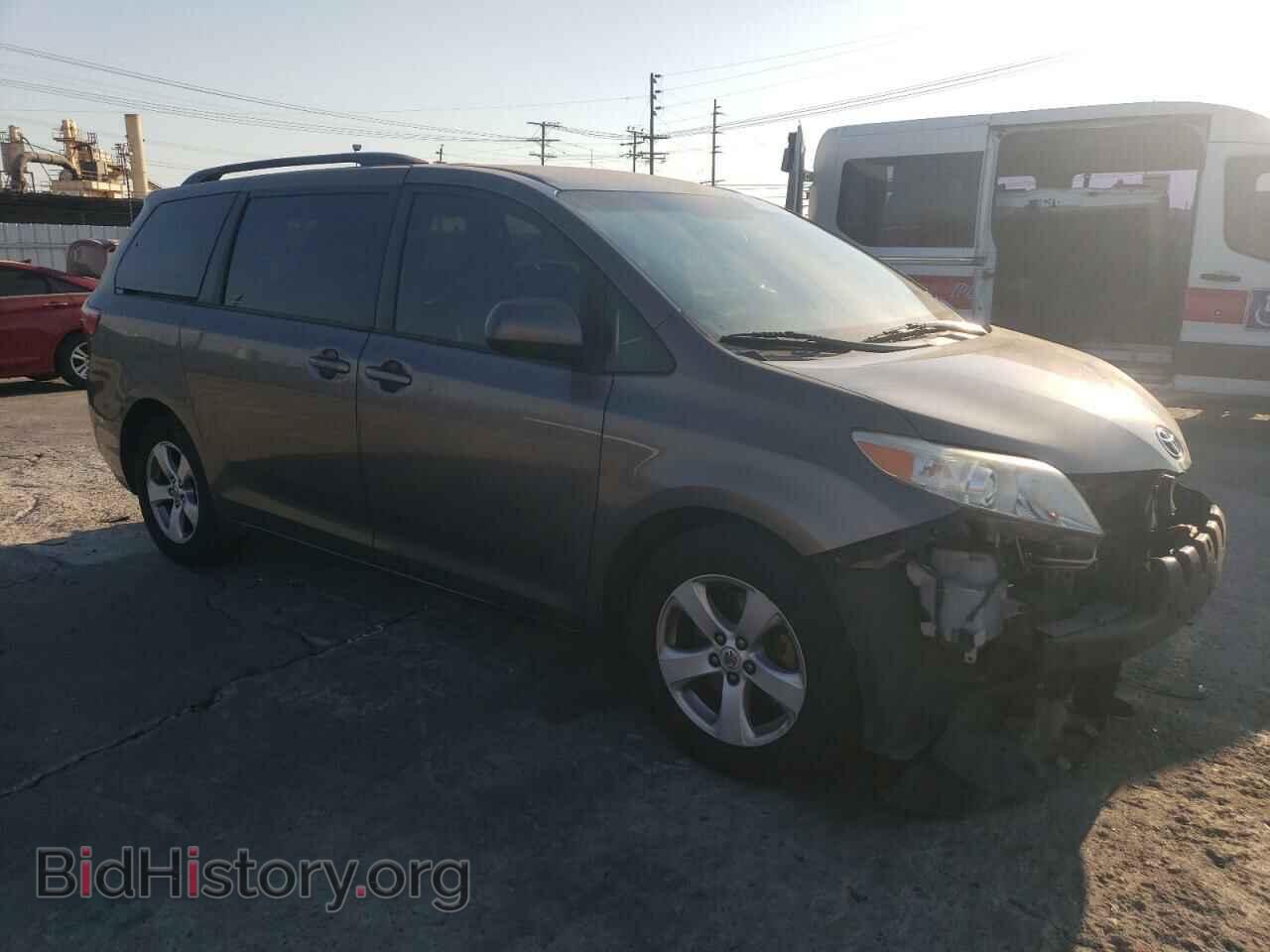 2017 TOYOTA All Models - VIN: 5TDKZ3DC4HS786494 - Фото 4